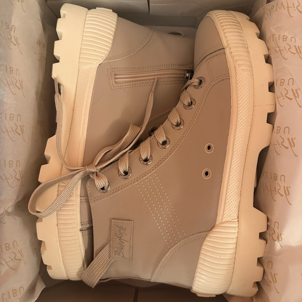 Blowfish Malibu - Forever - Women's Lace Up Boots - Taupe and Cream - Size 9.5